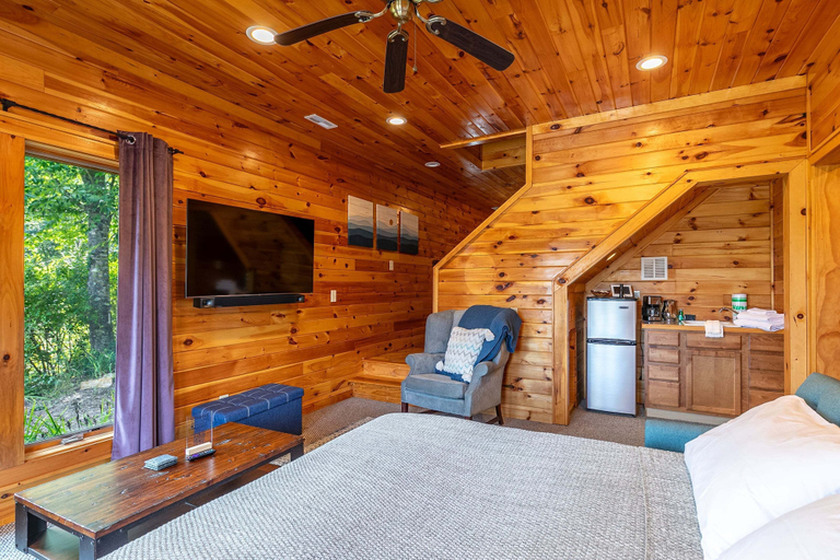 Interior 5, River View Retreat 2 Bedroom, Watauga