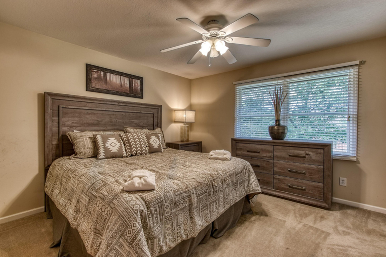 Room 3, Palmer's Place, Sevier