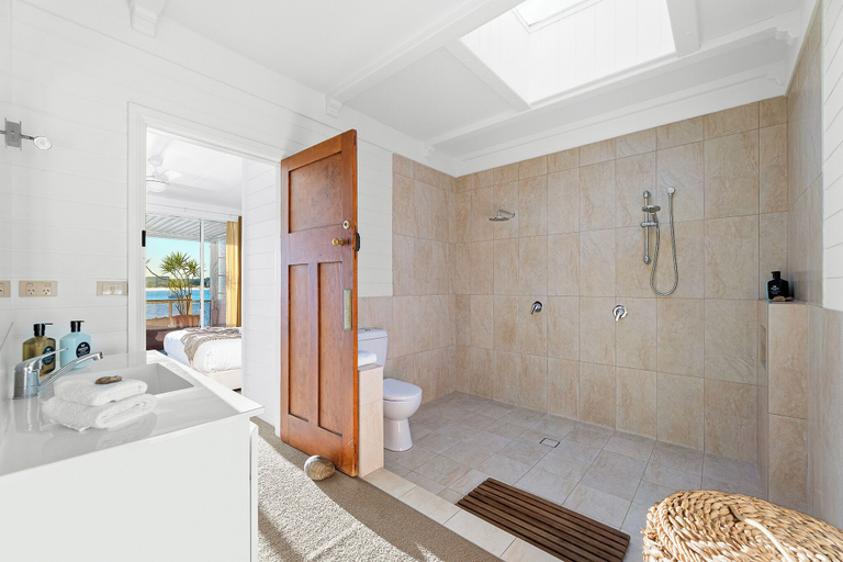 Bathroom 4, Bay Breeze Boutique Accommodation, Eurobodalla