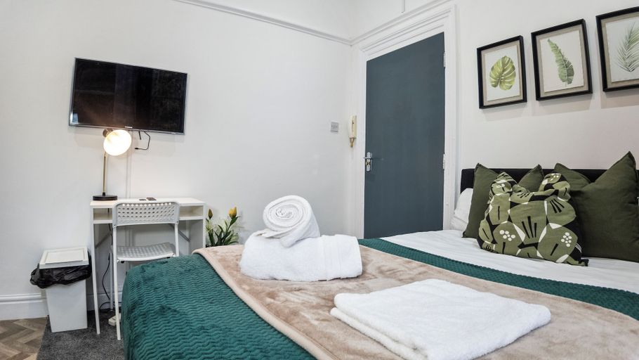 Room 3, Modern Retreat in Birmingham, Sandwell