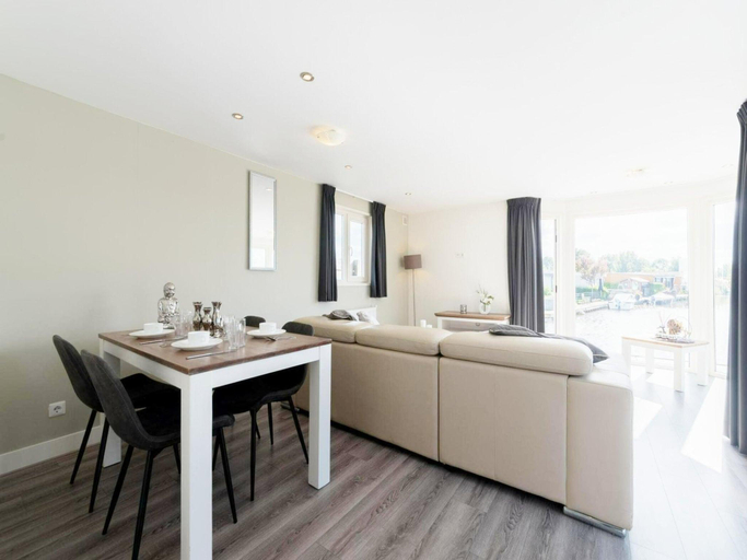 Others 5, Comfortable chalet located in the Polder, Graft-De Rijp