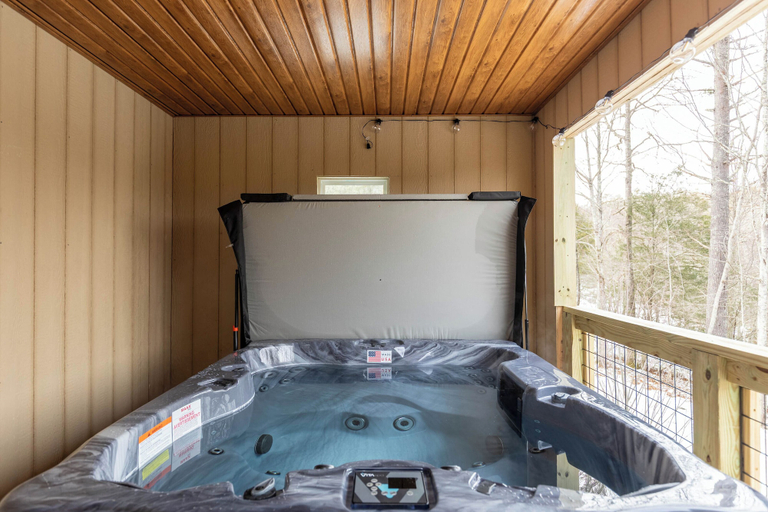 Interior 3, Moondrift Retreat at Linville Land Harbor, Avery