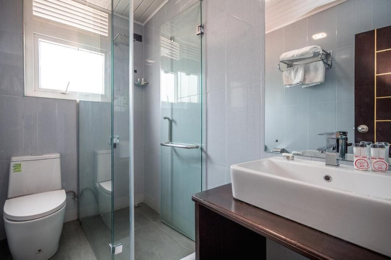 Bathroom 3, Jenora Hills - Kandy, K.F.G. & G. Korale