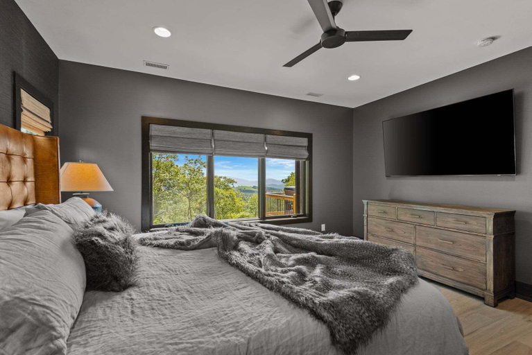 Interior 2, One More Day at Eagles Nest, Avery