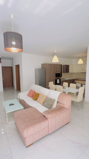 Living area 4, 8 Delphi Court, Saint Paul's Bay