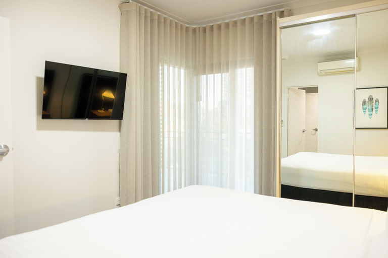 Bedroom 2, Baileys Serviced Apartments, Perth