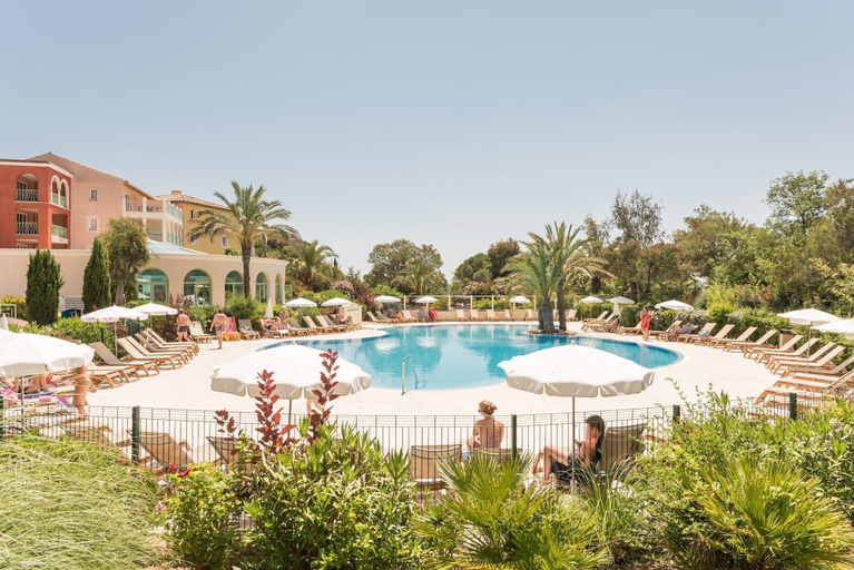 Pool 3, Stunning 4-person Sea View Haven, Var