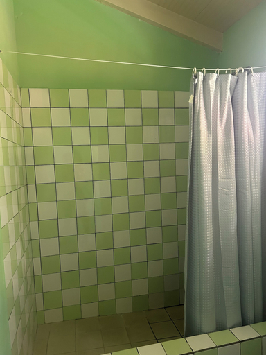 Bathroom 2, The Victor's Inn