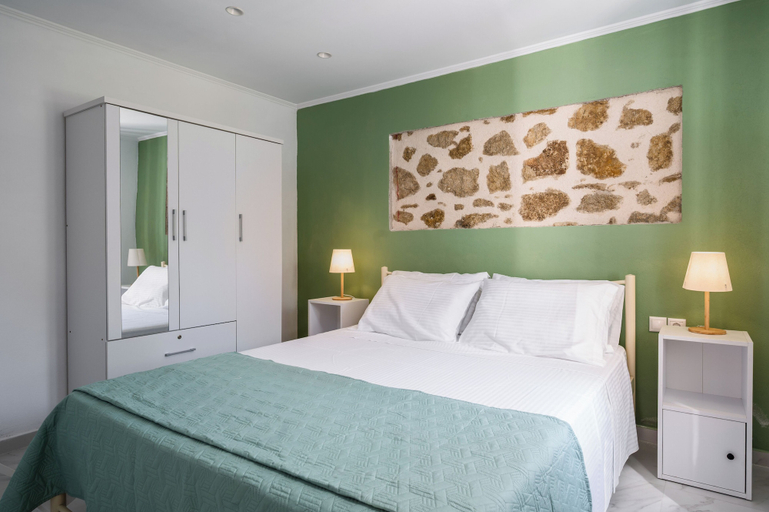 Room 2, Alexandra's Stone House with Private Spa Tub by Konnect, Ionian Islands