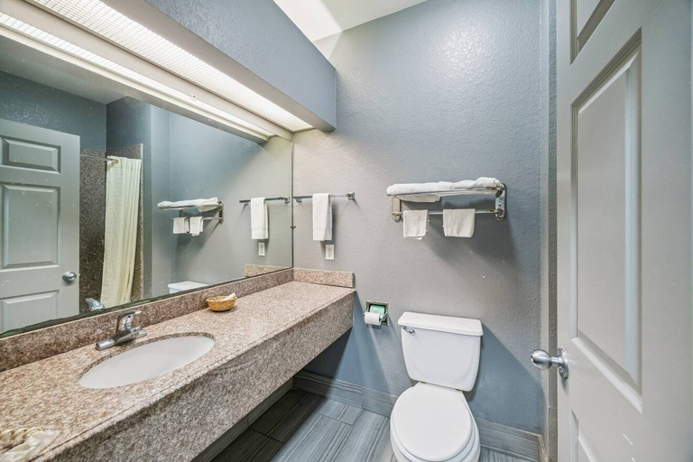 Bathroom, Value Inn and RV Park, Chambers