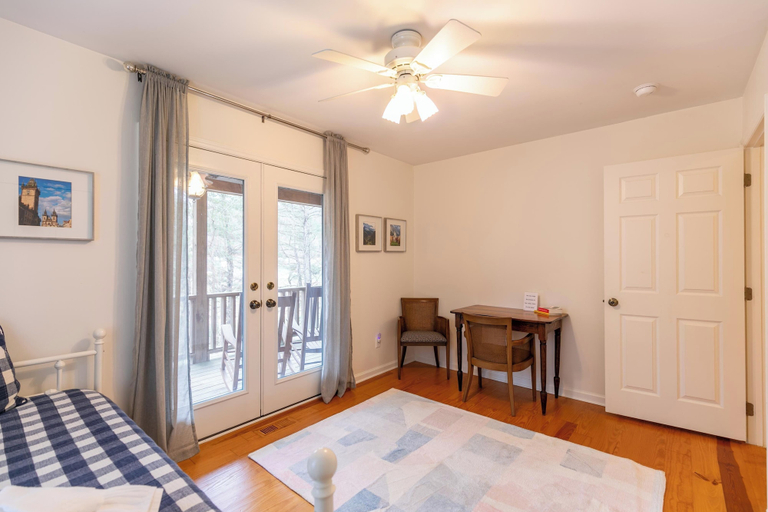 Interior 4, Watauga River Retreat, Watauga