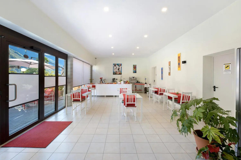 Facilities 5, Foresteria BB Sul Lago, Como