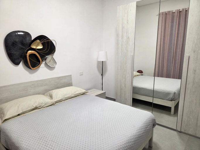 2, Chiaia Rooms, Napoli