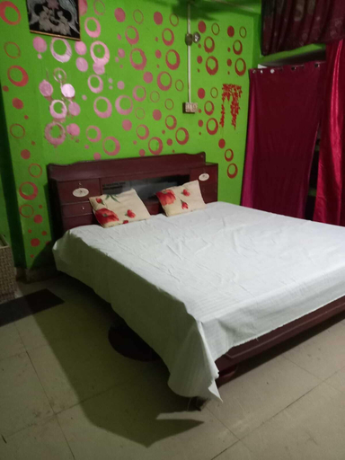 Room 5, Revivo Hotel shree palace, Kanpur Nagar