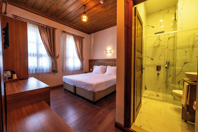 Bedroom 4, Armistis Hotel, Mudanya