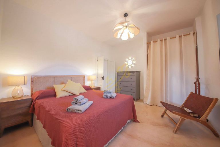 Room 5, TD Trulli Chiara Tastefully Decorated With Pool, Brindisi