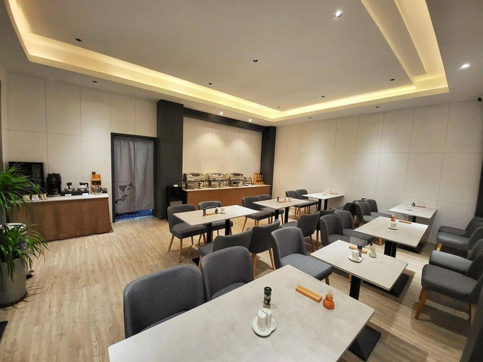 Food & Drinks, 7 Continents Business Tourism Hotel, Jiangmen