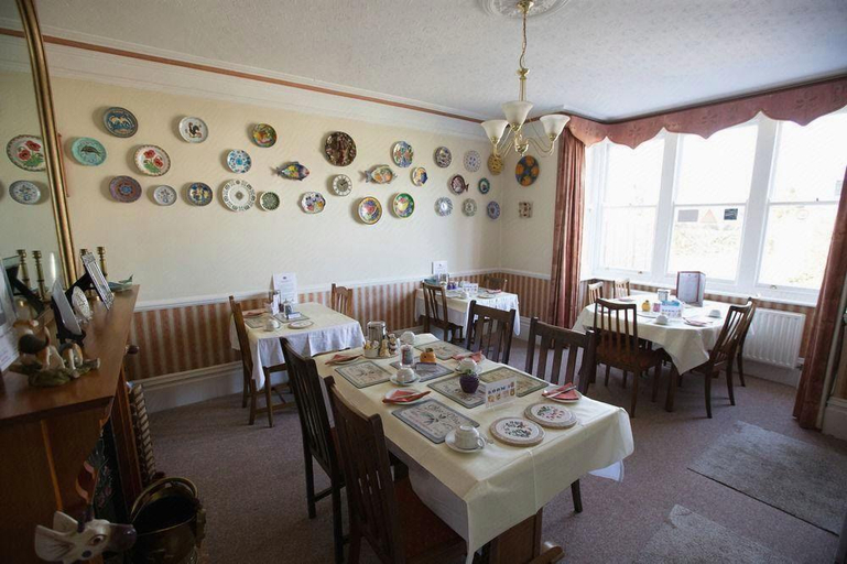 Food & Drinks, Rosemead Guest House, Surrey