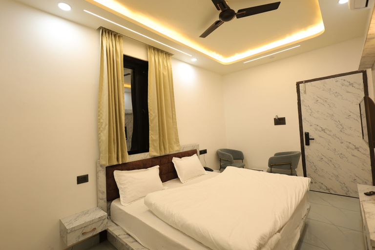 Room 5, Hotel Vinayak Vista, Sikar