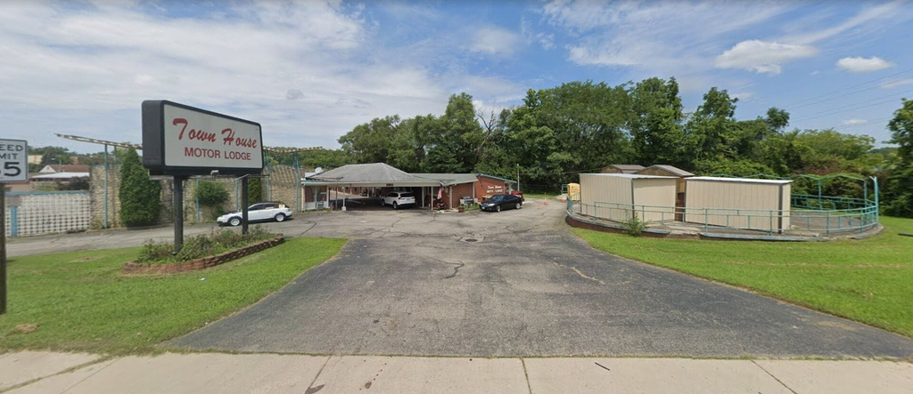 Exterior, Townhouse Motor Lodge Springfield Oh, Clark