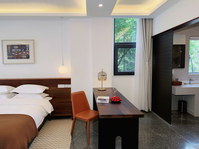 Room 2, Between Trees and Streams, Ngawa Tibetan and Qiang