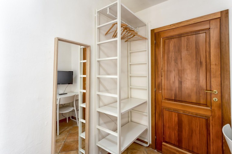 Bedroom 4, Zannoni apartments, Florence