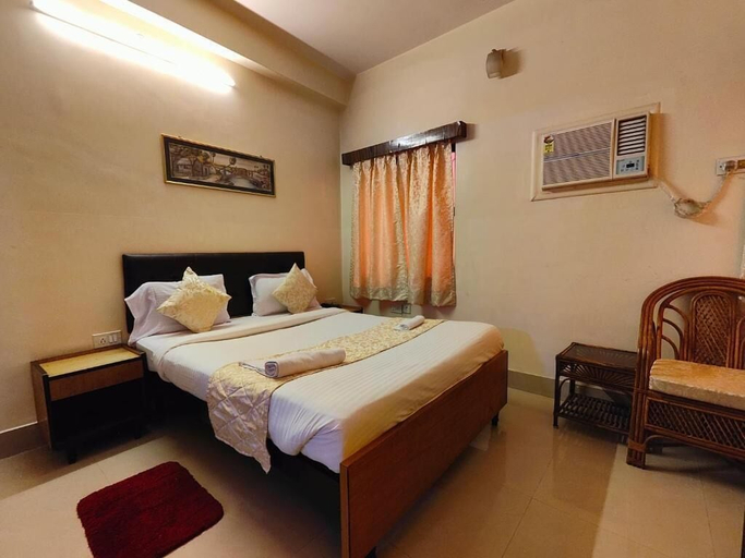 Others 4, Amit Hotel, Kolkata