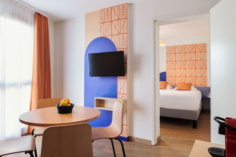 Bedroom 4, Aparthotel Adagio Access Rennes Centre, Ille-et-Vilaine