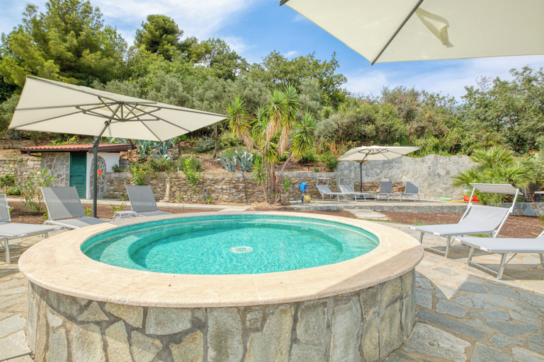 Sport & Beauty 3, Villa Luce del Sol with Pool, Savona