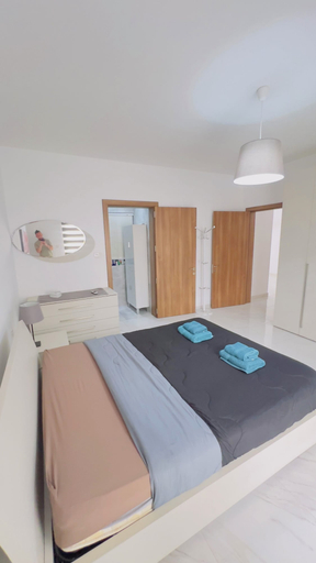 Room 2, 8 Delphi Court, Saint Paul's Bay