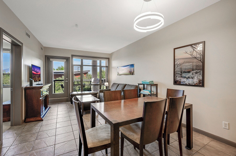 Food & Drinks, Playa Del Sol Retreat 550 | Pool + Hot Tub | Sleeps 6, Central Okanagan