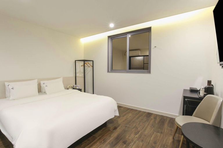 Bedroom 2, Ulsan Ilsan French Code, Dong
