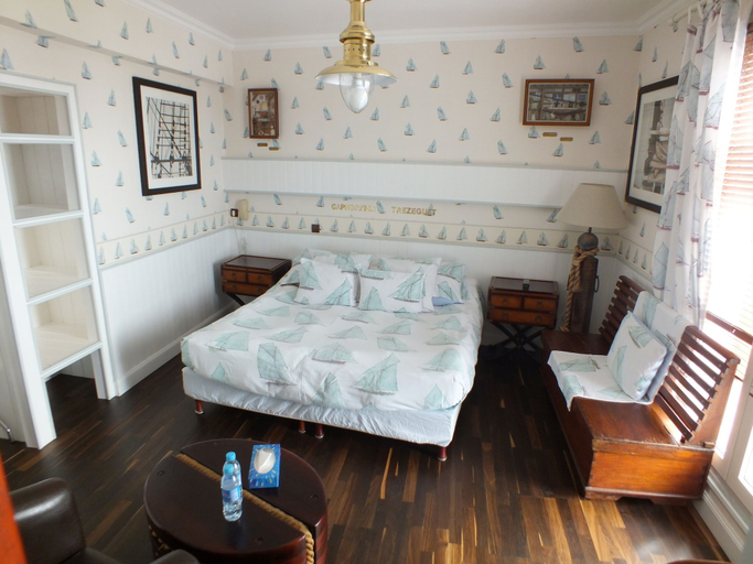 Bedroom 3, Le Beauséjour, Côtes-d'Armor