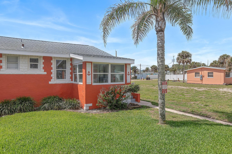 Exterior 4, Atlantic Sand Dollar 106- The Salty Shack, Volusia