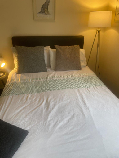 Bedroom 2, Eamonns Cosy B&B Private Parking