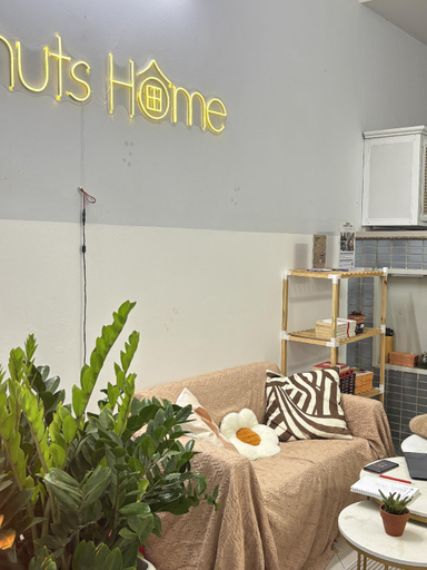 Separate living room 4, Peanuts Home Calmette - Central HCMC Homestay with Kitchen & Balcony, Ho Chi Minh City