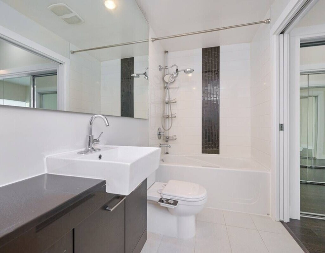 Bathroom 5, Modern Corner 2 BR with Spa, Greater Vancouver