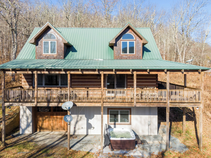 Exterior & Views 2, Morris Cabin, Watauga