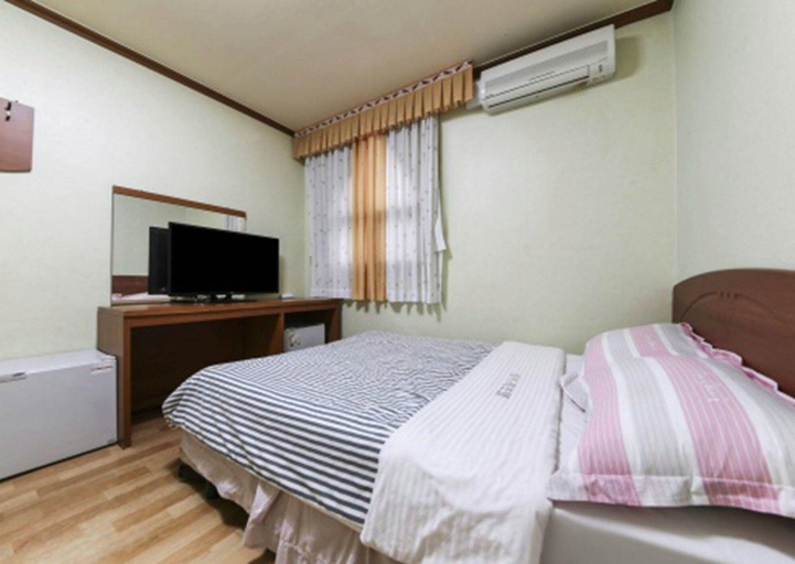 Bedroom 2, Resortel, Sokcho