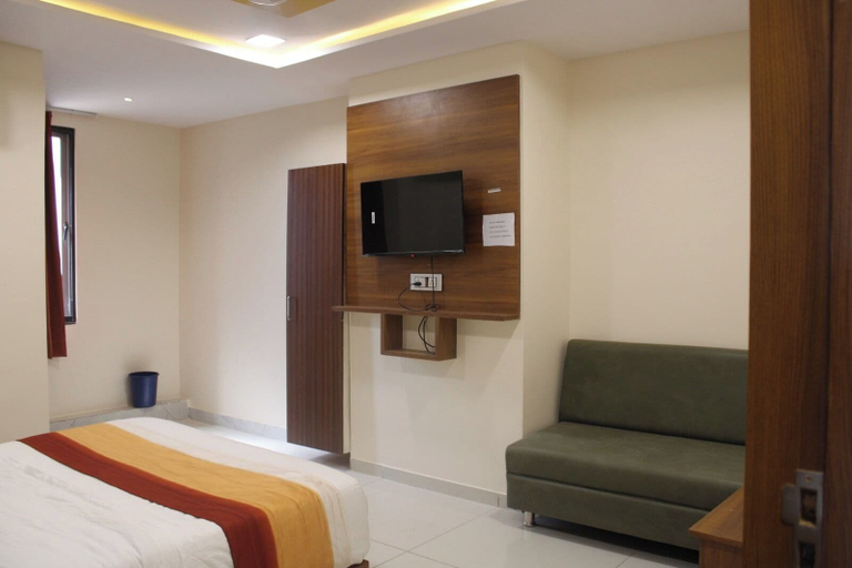 Room 2, Hotel Sunrise View, Ahmadabad