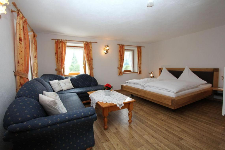 Bedroom 2, Knotzenlehen, Berchtesgadener Land