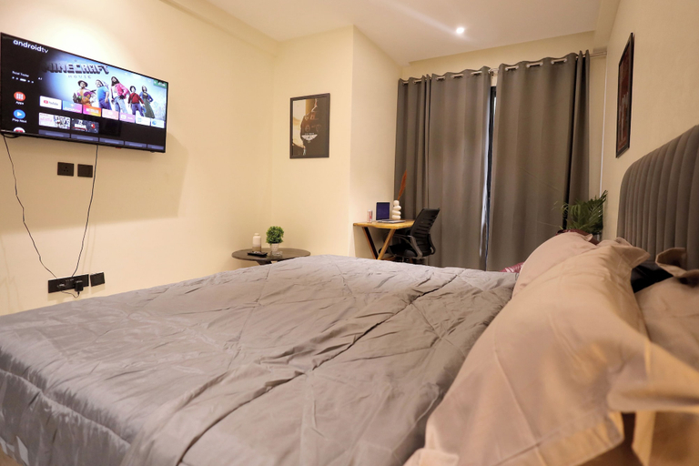 Room 5, ZEALIN Stays Golf Course Road PHASE 1, Gurgaon