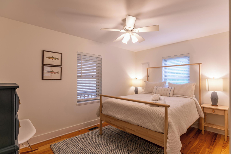 Interior 3, Watauga River Retreat, Watauga