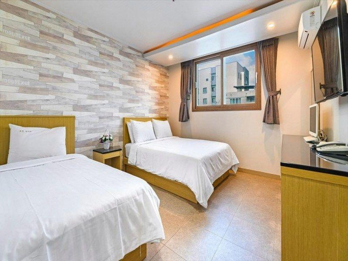 Bedroom 4, Aliba Hotel, Jeju