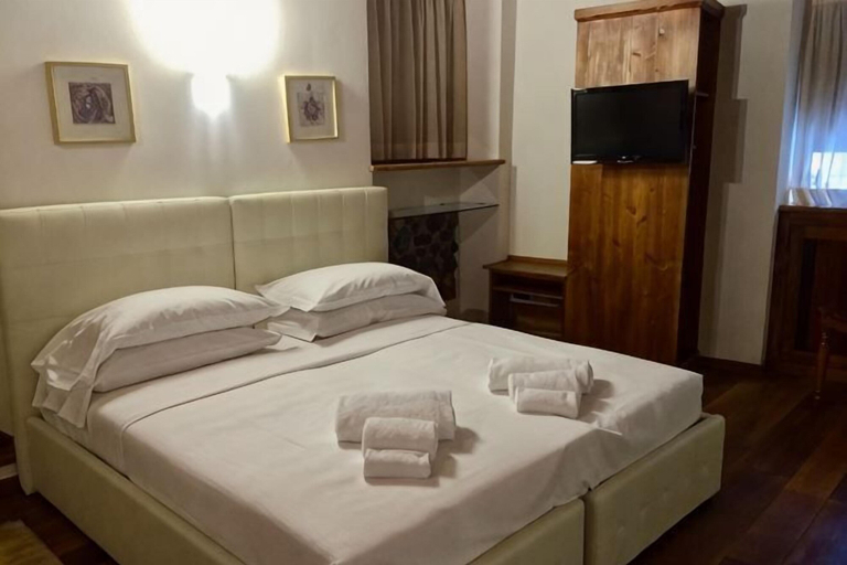 Bedroom 4, Truly Verona, Verona