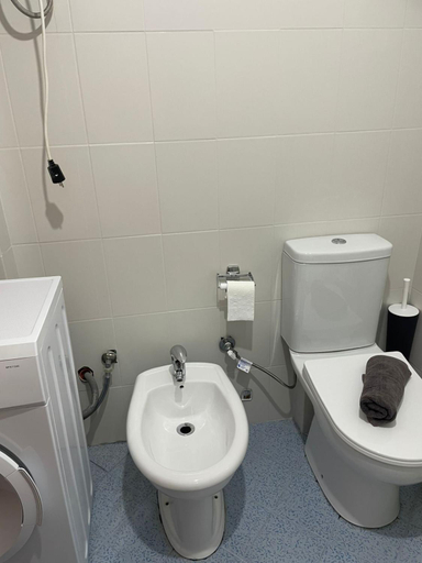 Bathroom 2, Olive Tree, Sarandës