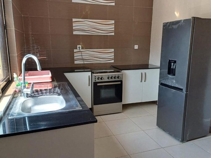 Private kitchen, Esther's Apartments, Bilene