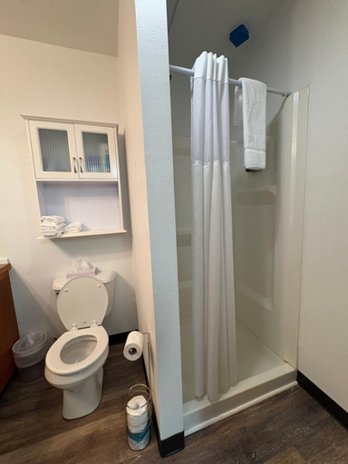 Bathroom 3, The Nelson Inn, Sheridan