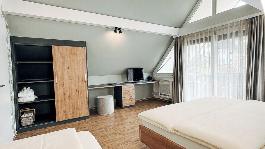 Bedroom 5, Hotel Garni Bergblick, Ortenaukreis
