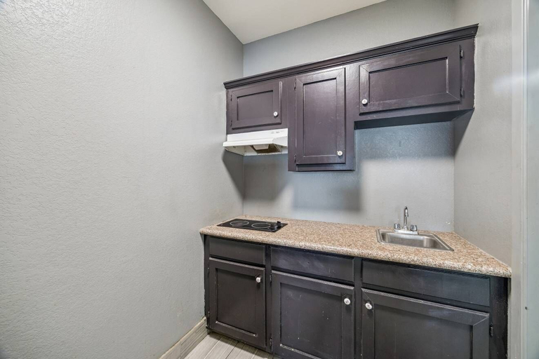 Private kitchen, Value Inn and RV Park, Chambers